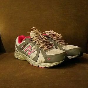 Super Cute New Balance Tennis Shoes