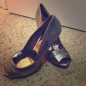 Nine West- Silver Heels