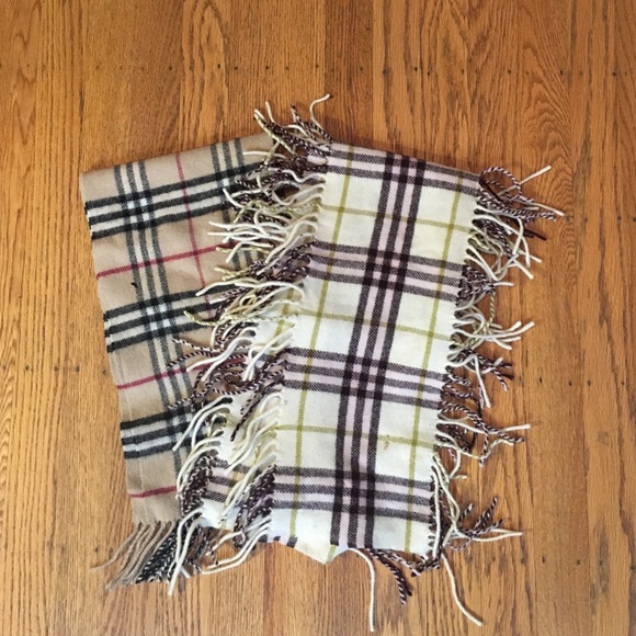 2 Mini Burberry scarfs