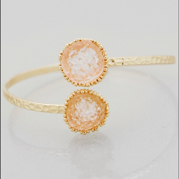 Light pink faux Druzy gold bracelet cuff - Picture 3 of 8