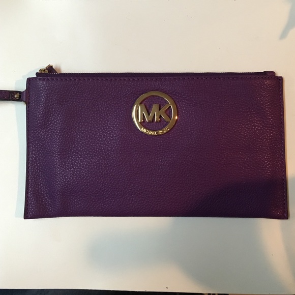 Michale Kors wristlet