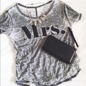 👰🏼 Mrs. T-shirt