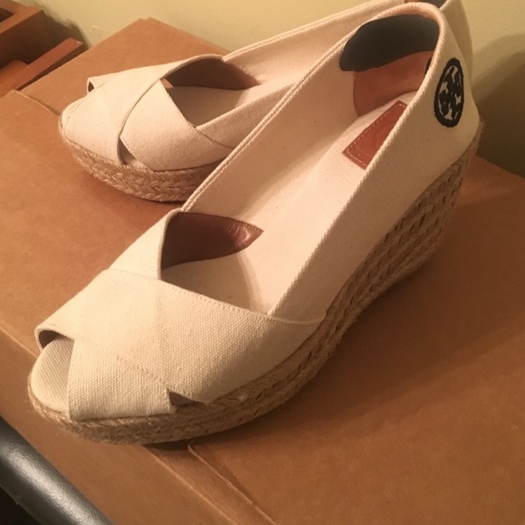 Hardly worn Tory burch size 7 espadrilles!