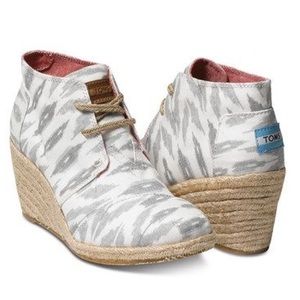 TOMS wedges
