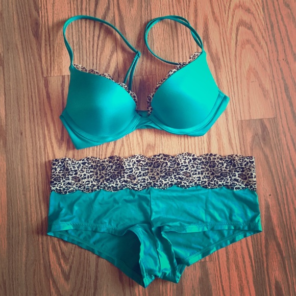 Victoria's Secret Other - Victoria's Secret lace-trimmed Hiphuggers NWOT