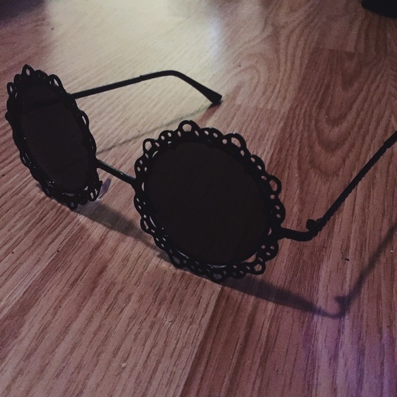 SOLD ON MERCARI Round Black Sunglasses - Picture 1 of 2