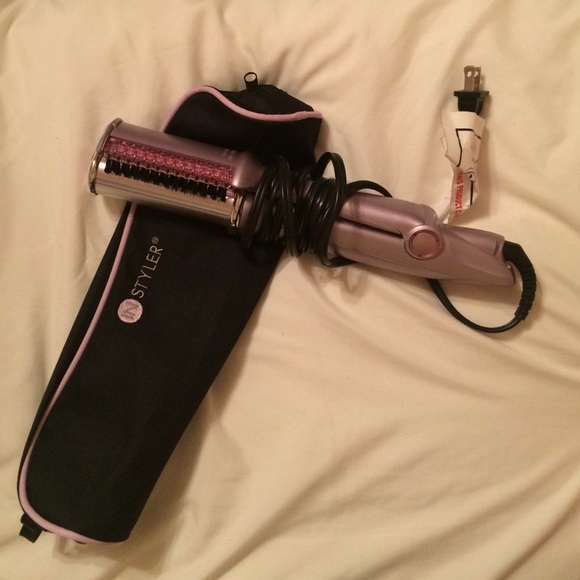 Accepting all reasonable offers!!!!Pink Instyler