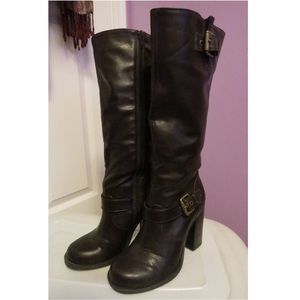 Jessica Simpson brown heeled boot size 6