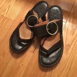 Born sandals