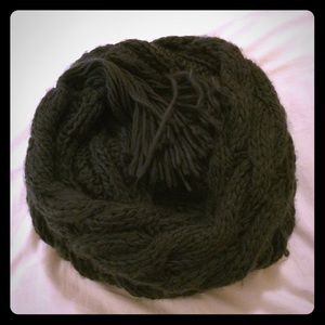 Gray knit scarf Urban Outfitters