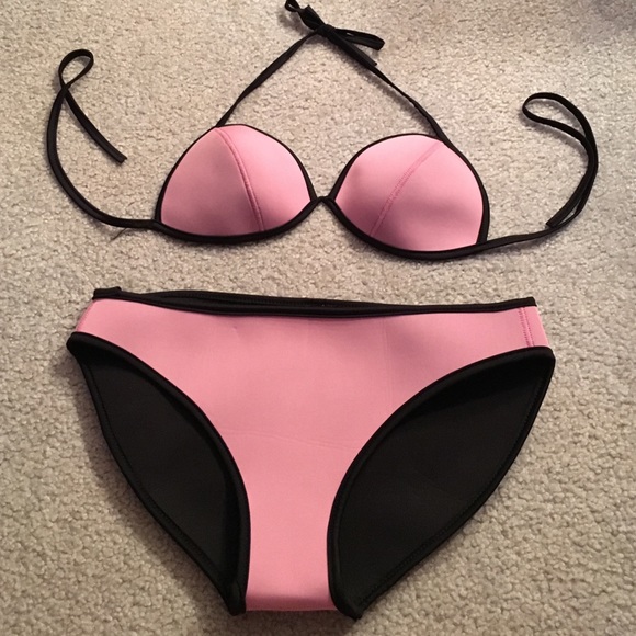 NWOT triangl dupe!! bikini