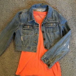Distressed cropped denim jacket