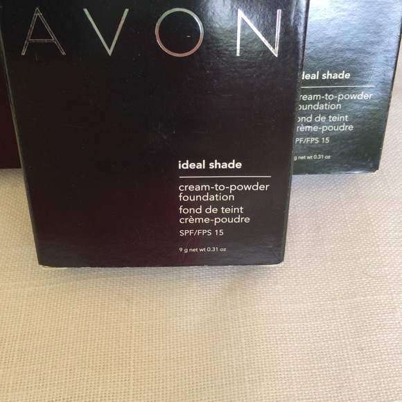 Avon Ideal Shade Cream to Powder Foundation - Picture 2 of 3
