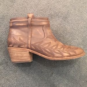 Joie Cowboy Bootie in Mousse