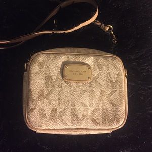 MK Compact Vanilla JetSet