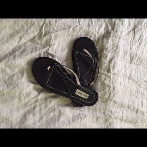 Steve Madden leather flip flops