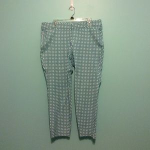 Pixie Cut Mid-Rise Ankle Pants