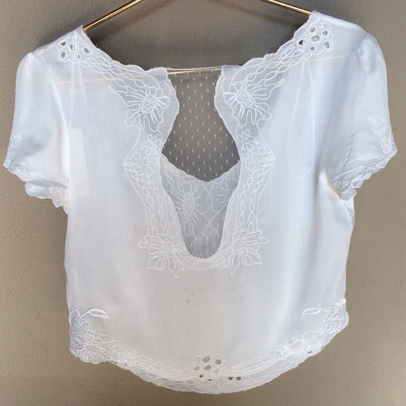 🍃💕Gorgeous Cropped V-Neck Lace Inset Blouse - Picture 2 of 6