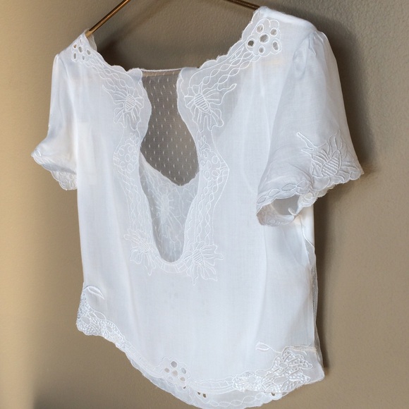 🍃💕Gorgeous Cropped V-Neck Lace Inset Blouse - Picture 4 of 6