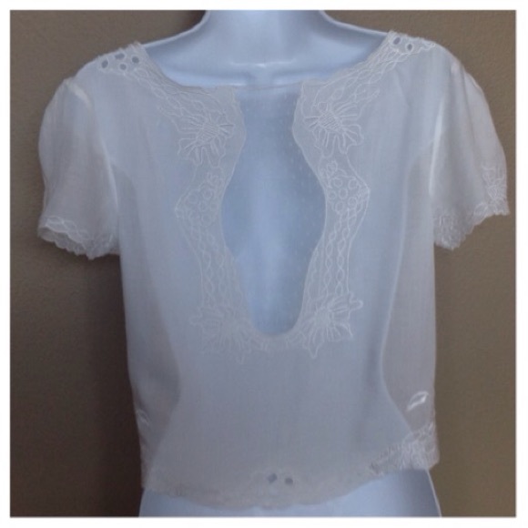🍃💕Gorgeous Cropped V-Neck Lace Inset Blouse - Picture 6 of 6