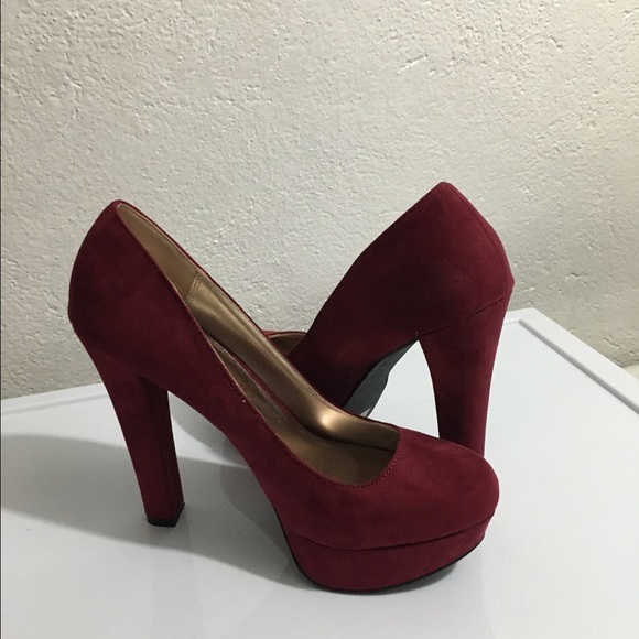 Shoes - Picture 2 of 2