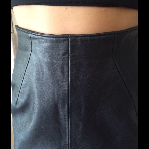 Leather High waist Pencil skirt medium - Picture 3 of 4