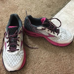 Mizuno wave rider 18 running shoes