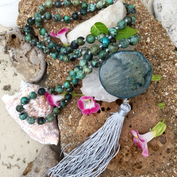 African Turquoise & Agate Stone Pendant Necklace