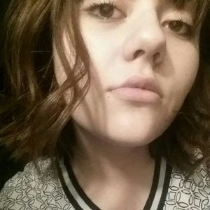 Meet your Posher, Angie