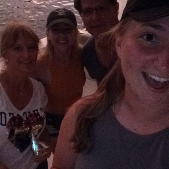 Meet your Posher, Tayler - Picture 4 of 4