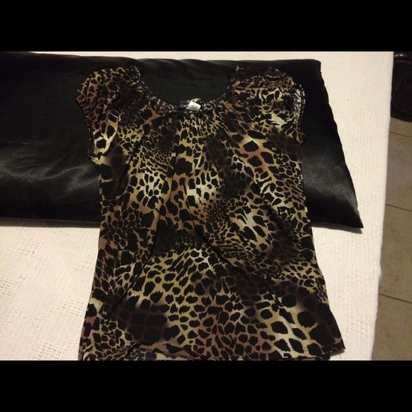 Pretty leopard top