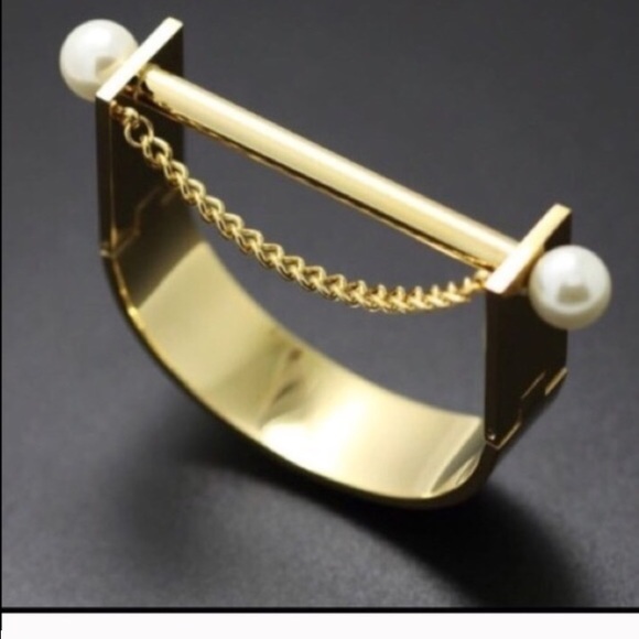 Pearl cuff