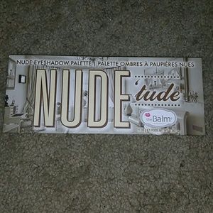 Nude 'Tude