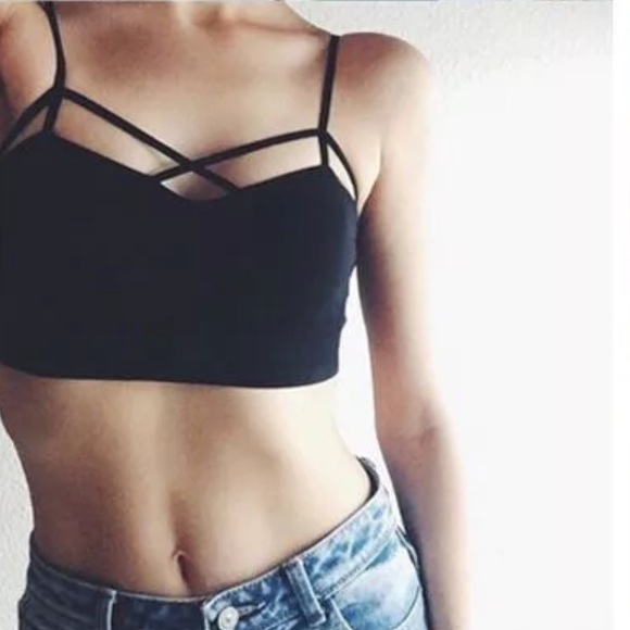 Tops - ✳️SALE Crossover padded bra top in Black