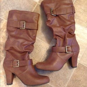 Super cute boots with heels !