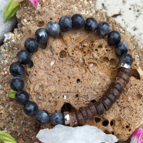 Coconut Shell & Larvikite Stone Bracelet - Picture 3 of 3
