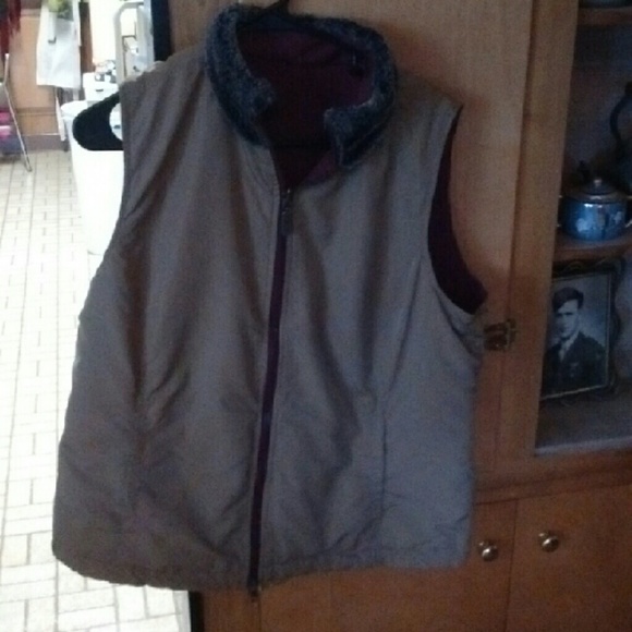 Reversible vest - Picture 2 of 2