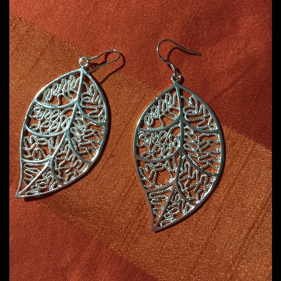 .925 Stamped Dangle Leaf Earring - Picture 2 of 5