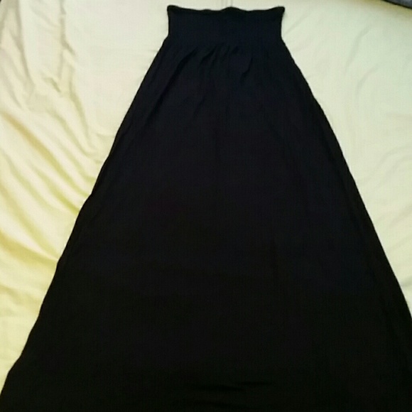 Zenana Outfitters Plain black maxi dress