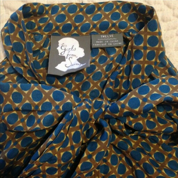 **final price**Beautiful tie front blouse