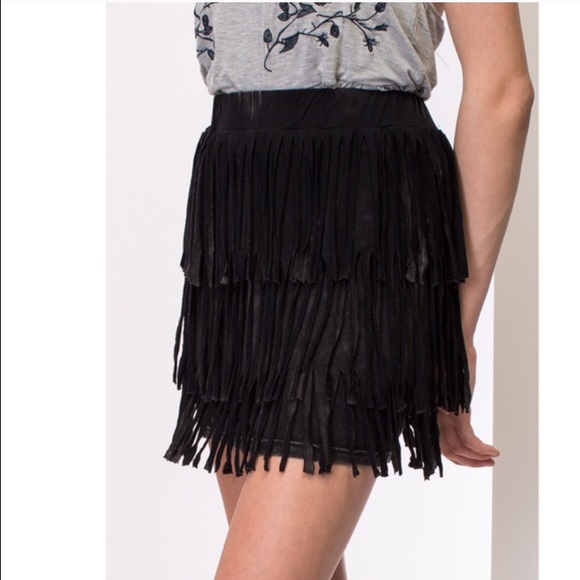 APRIL SPIRIT BOHO FRINGE SKIRT - Picture 2 of 4