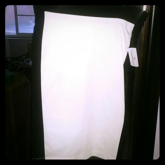 **New Windsor Pencil Skirt**