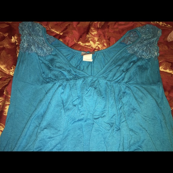 Lace 2 cute blouse - Picture 2 of 2