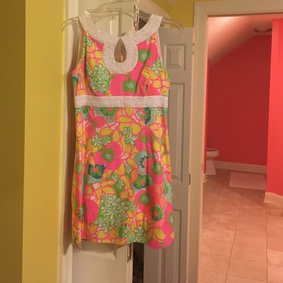 Size 2, Lilly Pulitzer dress.
