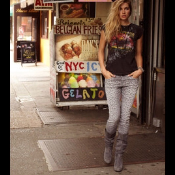 Current Elliot leopard print jeans celebrity fave - Picture 2 of 4