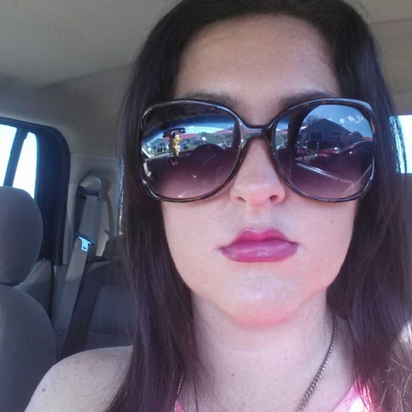 Meet your Posher, Lena - Picture 16 of 16