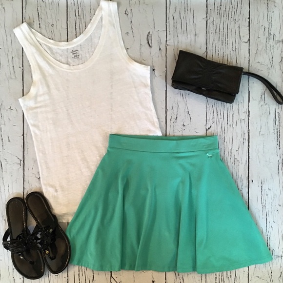 NWOT VS PINK Brand Mint colored skater skirt - Picture 1 of 2