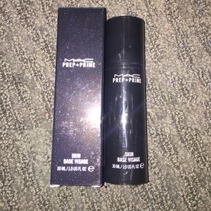 Brand new MAC "skin base" on sale!