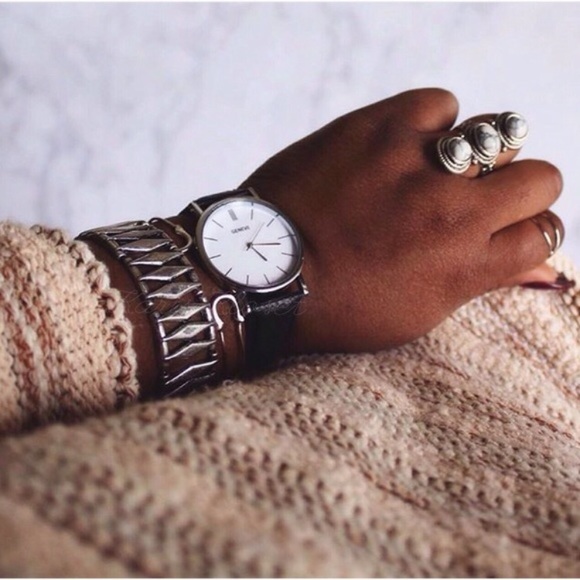 Jewelry | Gold delicate safety pin bracelet cuff - Picture 3 of 3