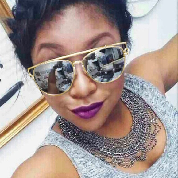 Accessories | Gold oversized mirror aviators - Picture 3 of 4